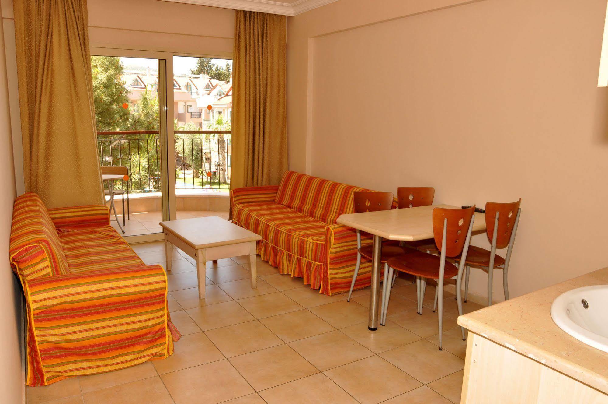 Club Dena Aparthotel Marmaris Exterior photo
